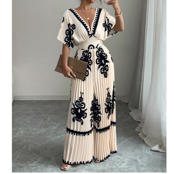 Pants - Classic Plunging Neck Kimono Sleeve Pleated Wide Leg Jumpsuit